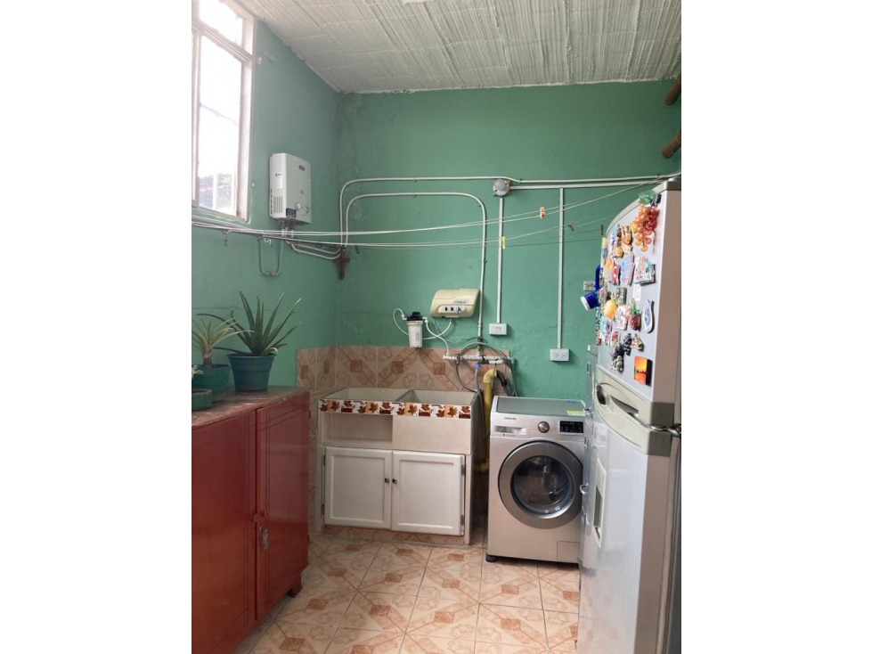 SE VENDE CASA BIFAMILIAR, CON 2 ENTRADAS INDEPENDIENTES EN EL CENTRO — foto 5