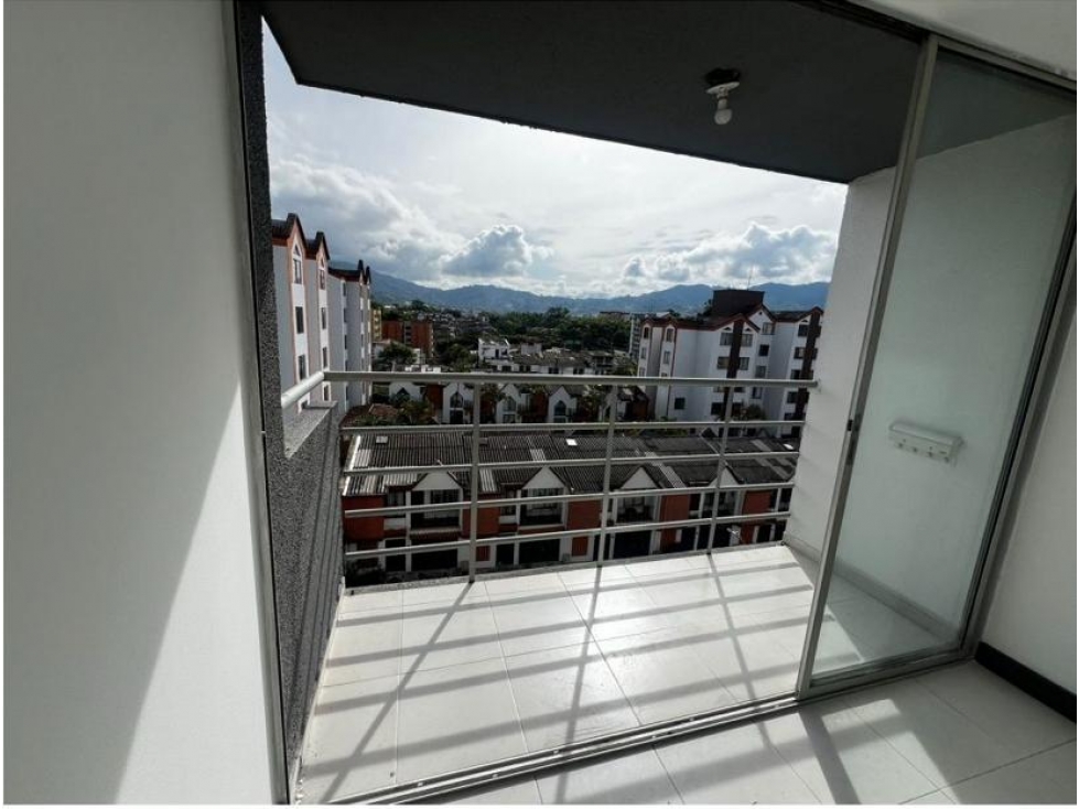 SE VENDE APARTAMENTO AMPLIO Y MODERNO EN DOSQUEBRADAS — foto 5