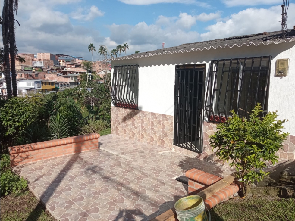 Se vende casa esquinera de 1 nivel en Cuba con opción de ampliación
