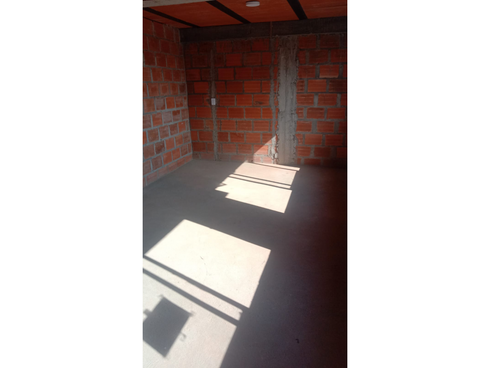 Venta de apartamento , tercer piso en obra negra para terminar — foto 5