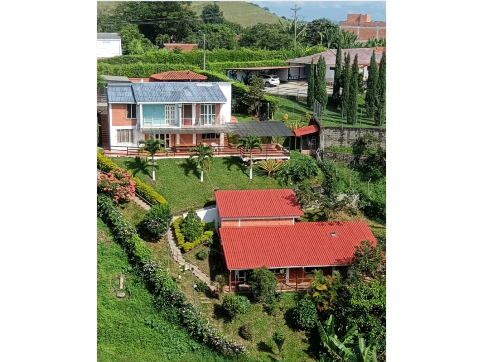 SE VENDE HERMOSA CASA CAMPESTRE EN COMBIA
