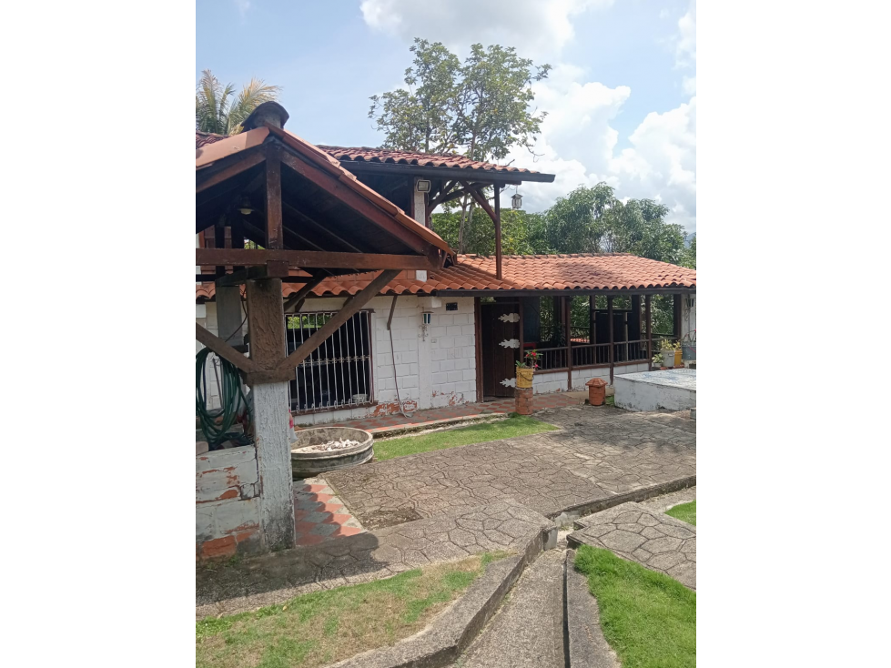 Se vende cabaña ubicada estratégicamente entre Belalcázar y Viterbo - 3