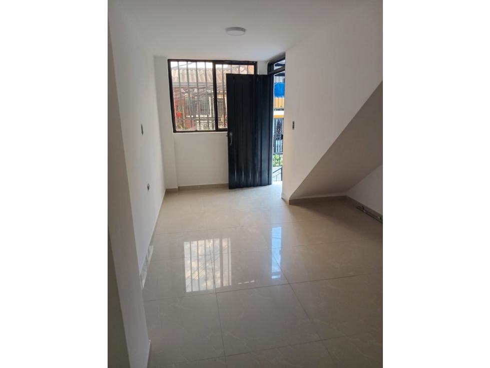 SE VENTA DE CASA CON VIVIENDA INDEPENDIENTE EN CUBA LOS LIBERTADORES — foto 5