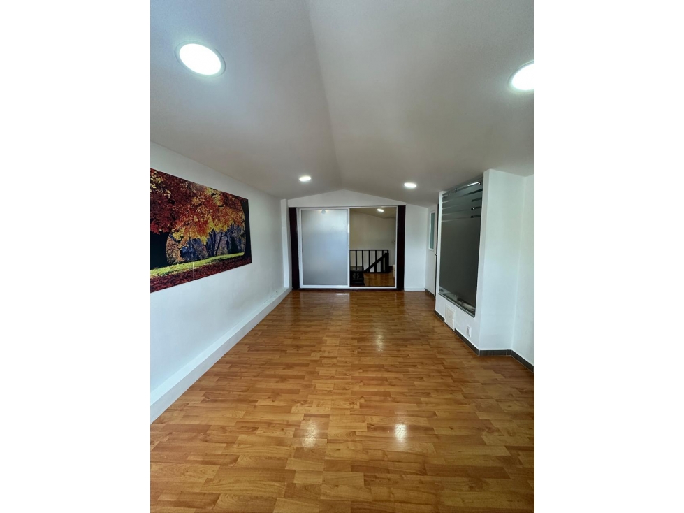 Apartamento Dúplex con Vista Panorámica en Centenario — foto 5