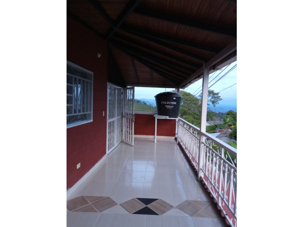 Se vende casa dúplex esquinera con local en Santuario - 4