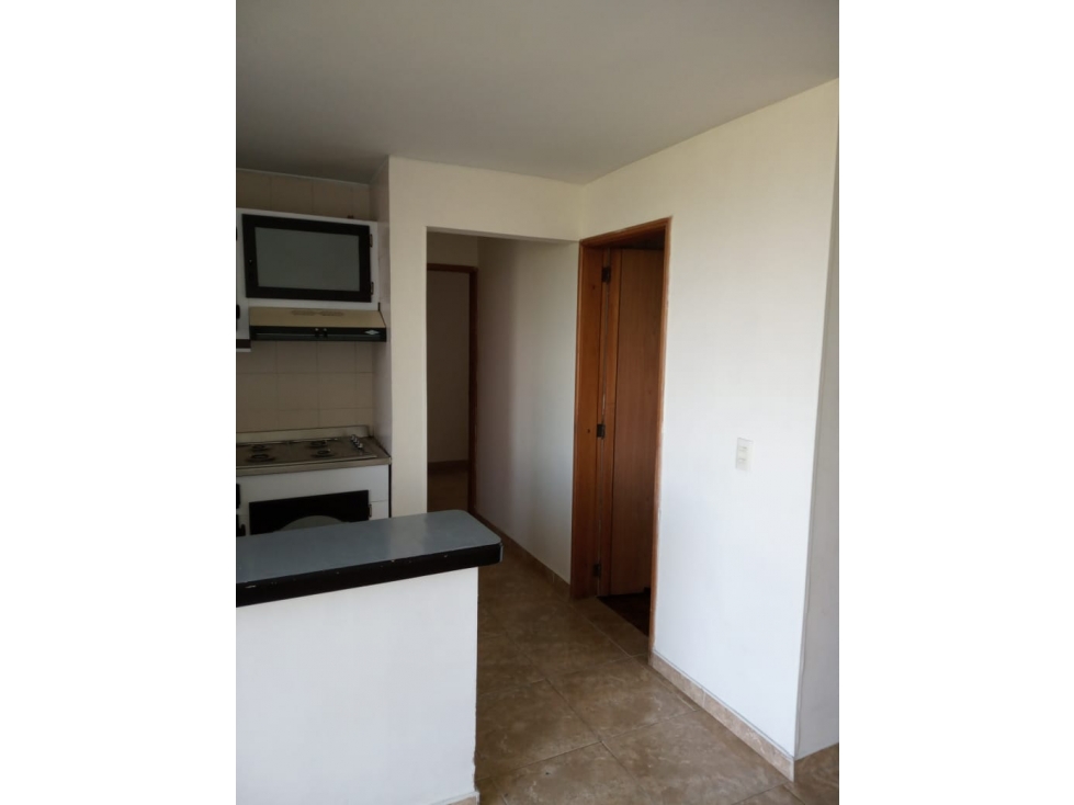SE VENDE APARTAMENTO CON PARQUEADERO SIN ASCENSOR POR EL VIAJERO — foto 5
