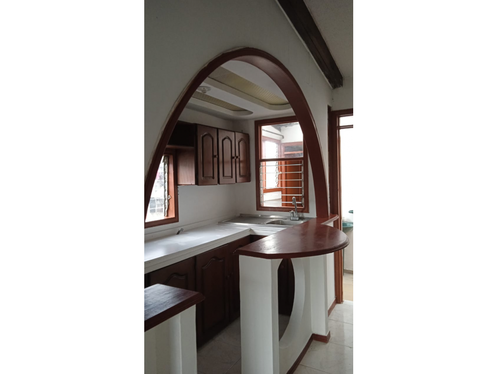 !GRAN OPORTUNIDAD¡ SE VENDE CASA CON 3 APARTAESTUDIOS INDEPENDIENTES