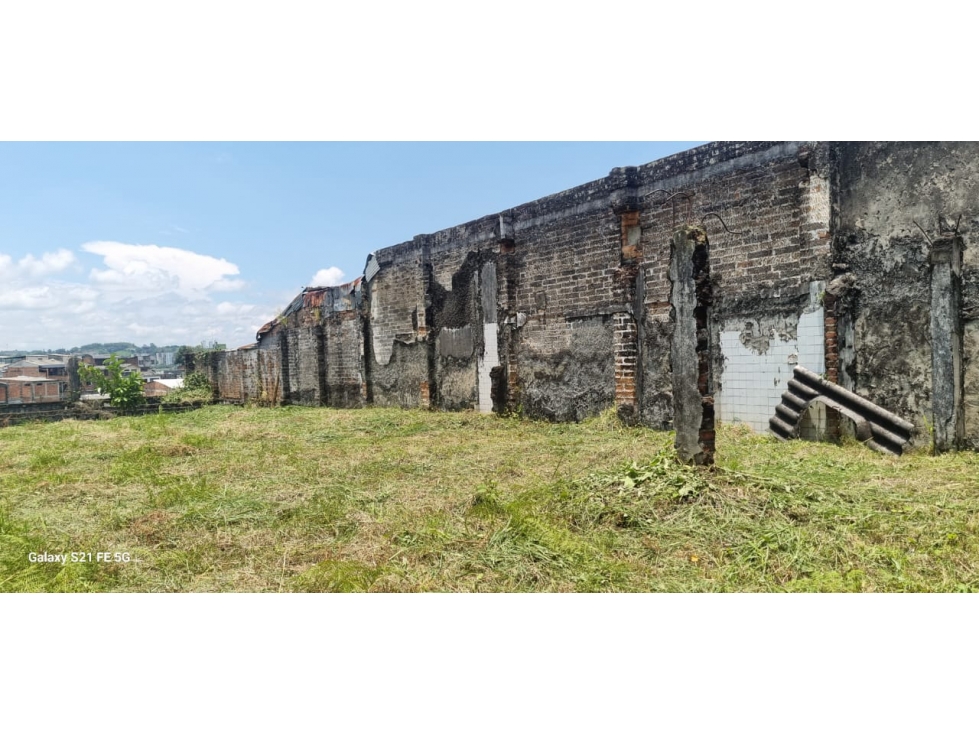 SE VENDE LOTE EN EL CENTRO DE PEREIRA GRANDE — foto 5