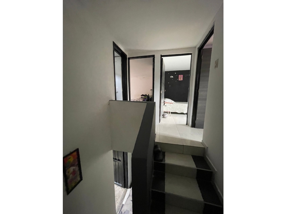 SE VENDE CASA EN BARRIO LA HERMOSA EXCELENTE UBICACION — foto 6