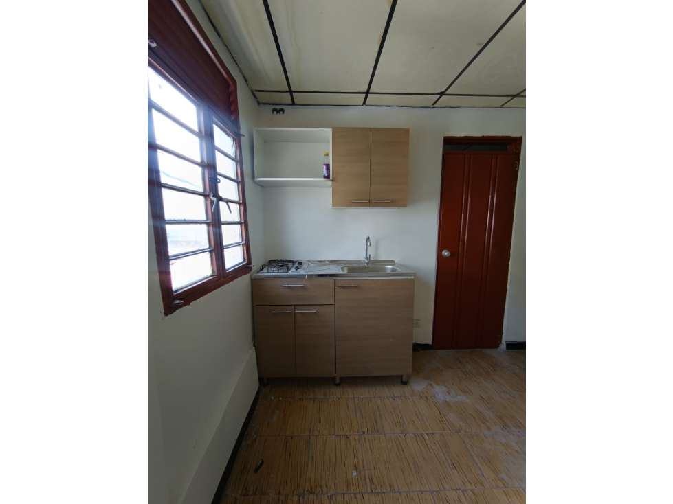 SE ARRIENDA APARTAESTUDIO EN EL CENTRO — foto 5