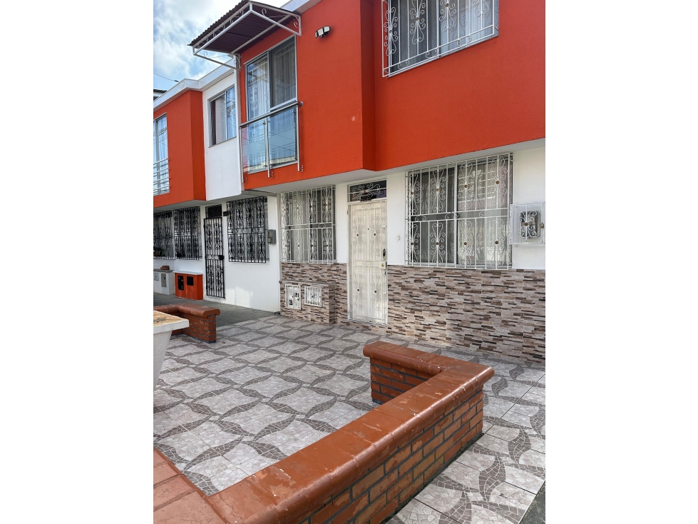 SE VENDE O PERMUTA CASA ESQUINERA EN ALTAVISTA REMODELADA VECHICULAR — foto 5