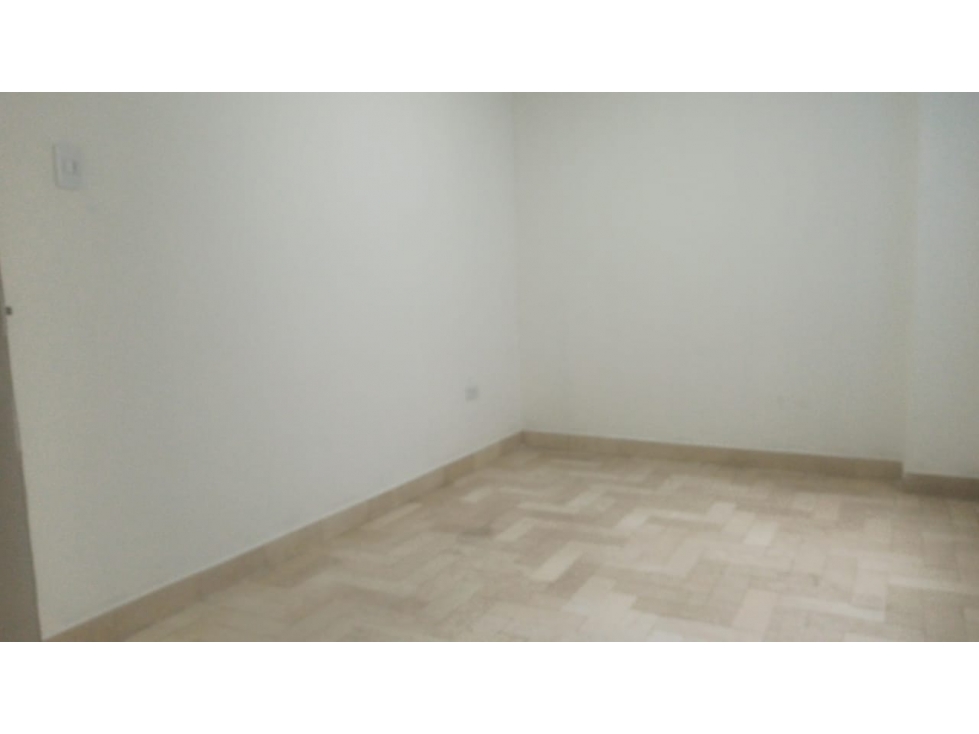 SE VENE APARTAMENTO EN LA AVENIDA 30 DE AGOSTO AREA 170M2 — foto 5