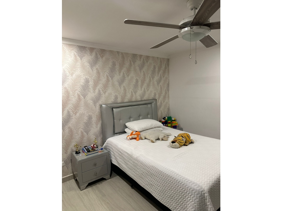 SE VENDE APARTAMENTO EN PINARES EXCELENTE ACABADOS AREA 134 M2 — foto 5