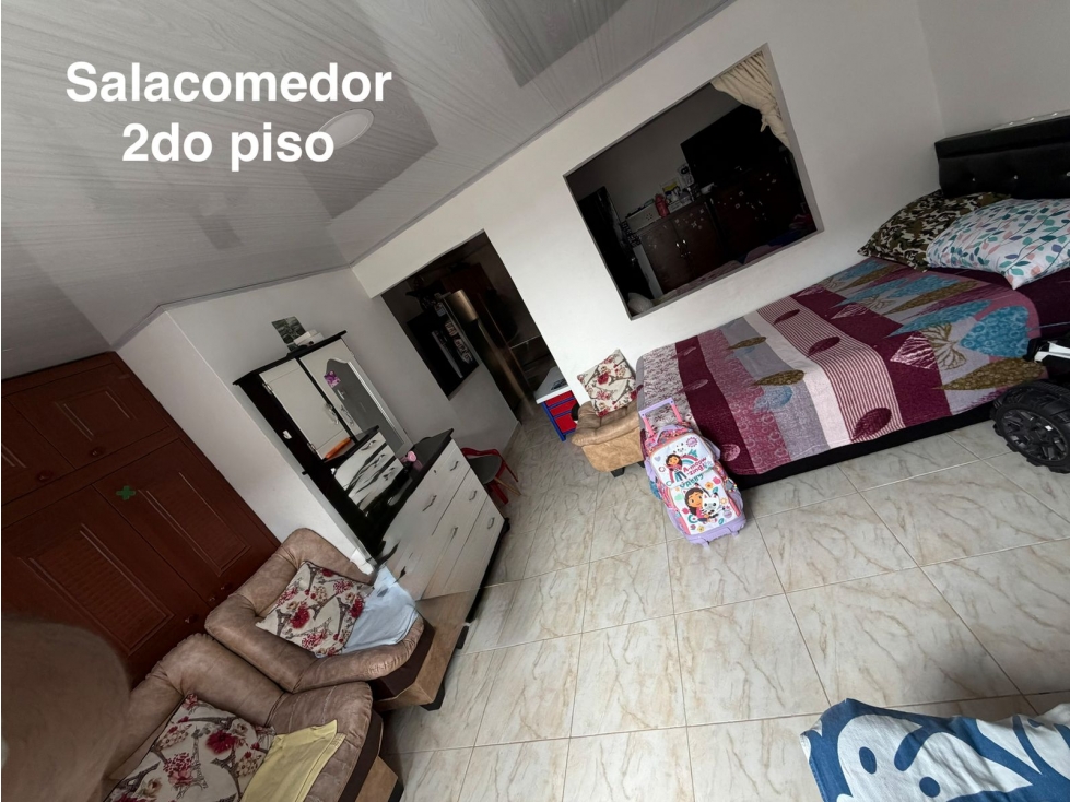 SE VENDE CASA EN CUBA CON VIVIENDAS INDEPENDIENTES MUY BIEN UBICADA — foto 5