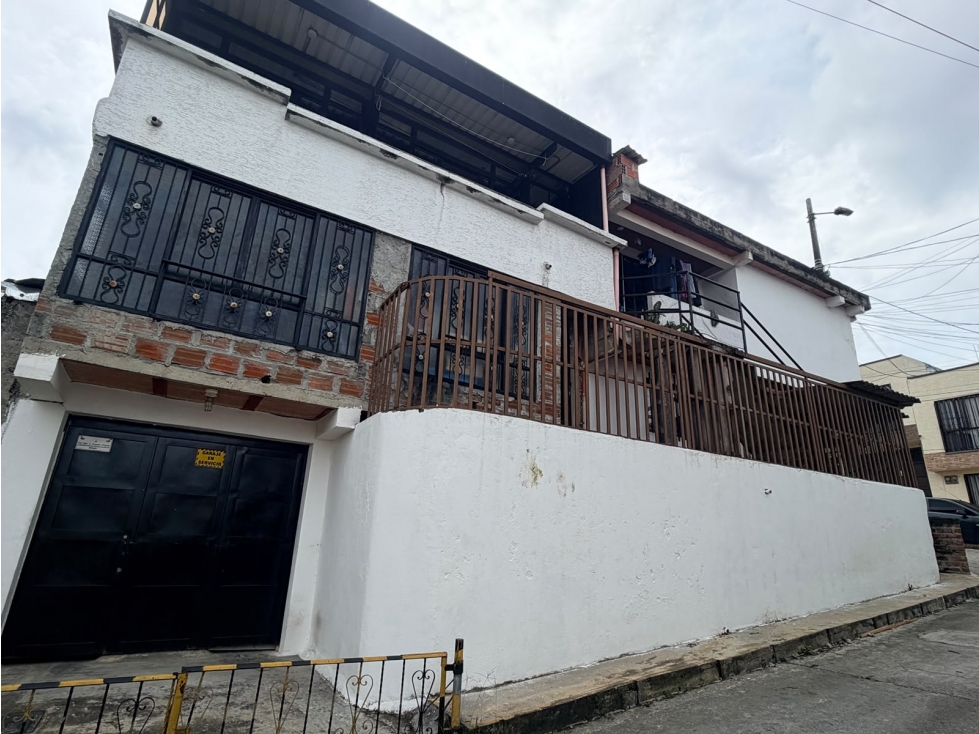 SE VENDE CASA EN ARMENIA- 4 RENTAS