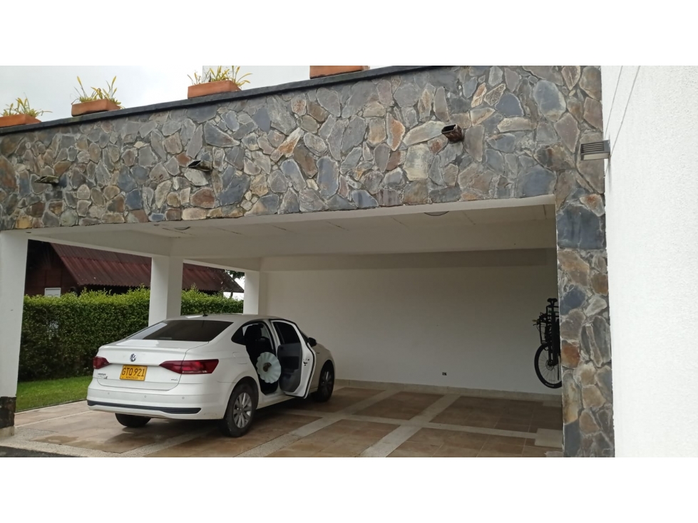 Se Vende Casa Campestre en Condominio Vía Armenia