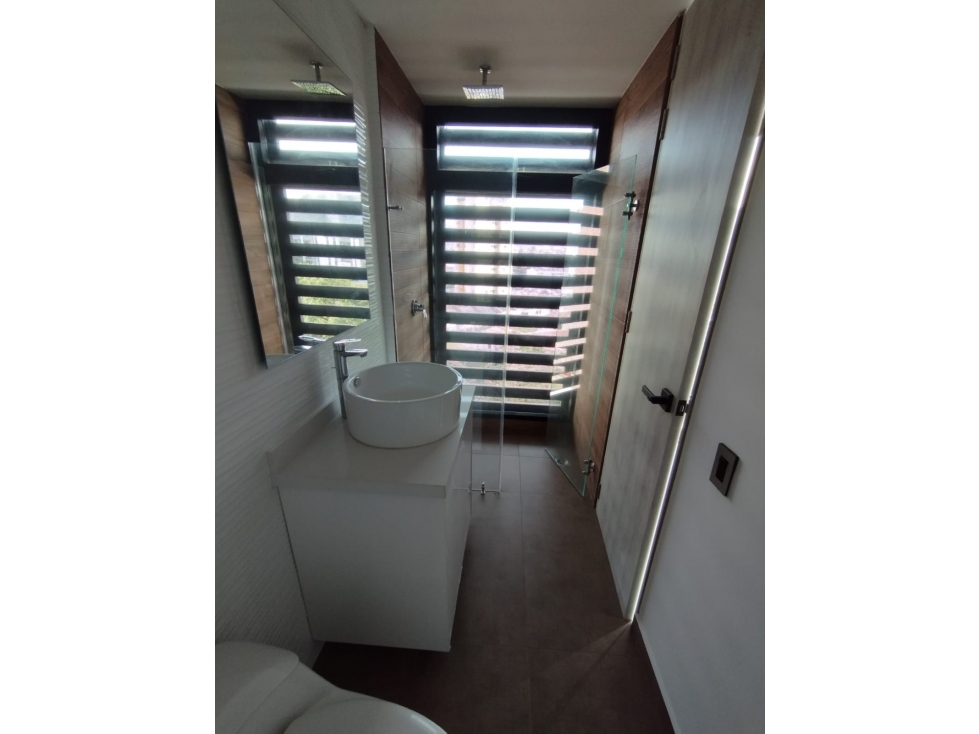 Se Vende Exclusivo Apartamento para Estrenar en Los Alpes — foto 6
