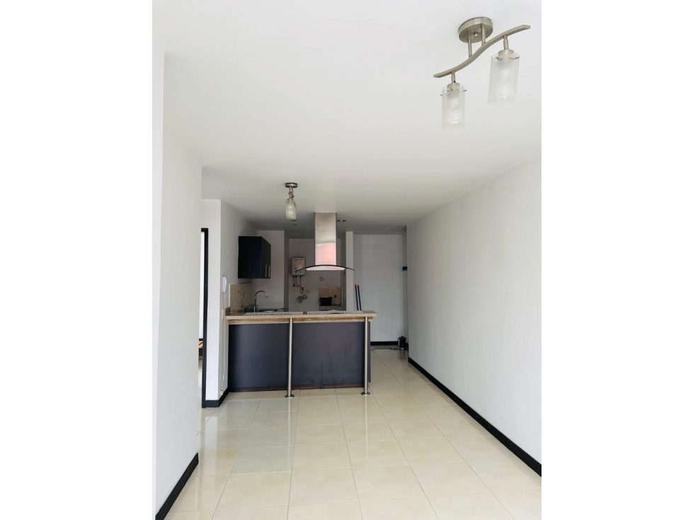 Se vende Apartamento de 2 Habitaciones con ascensor y parqueadero — foto 6