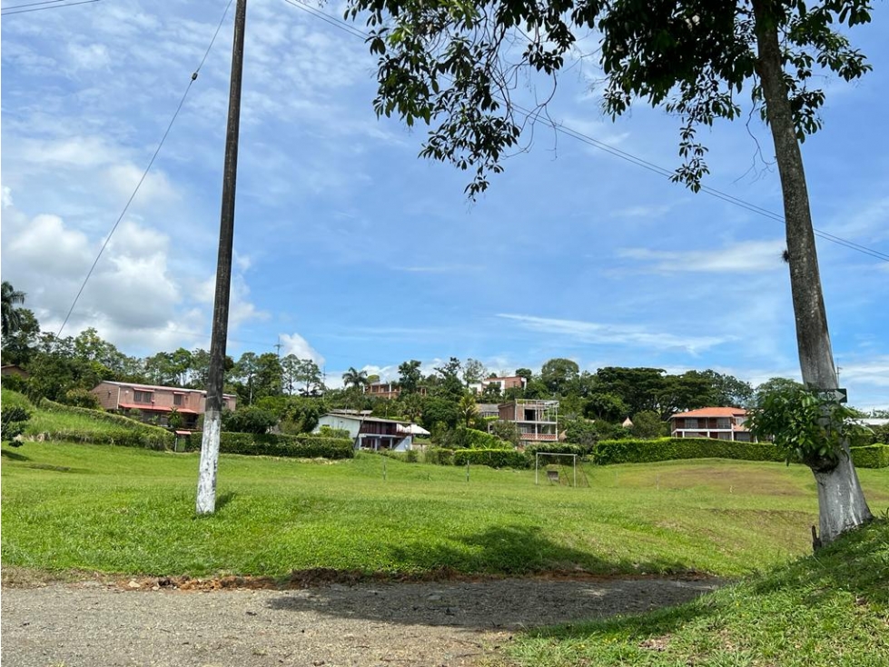 SE VENDE EXCELENTE LOTE EN VITERBO EN CONDOMINIO - 4