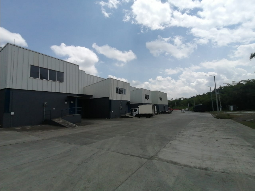 Se vende Bodega dentro de condominio Industrial. Vía Condina - 5