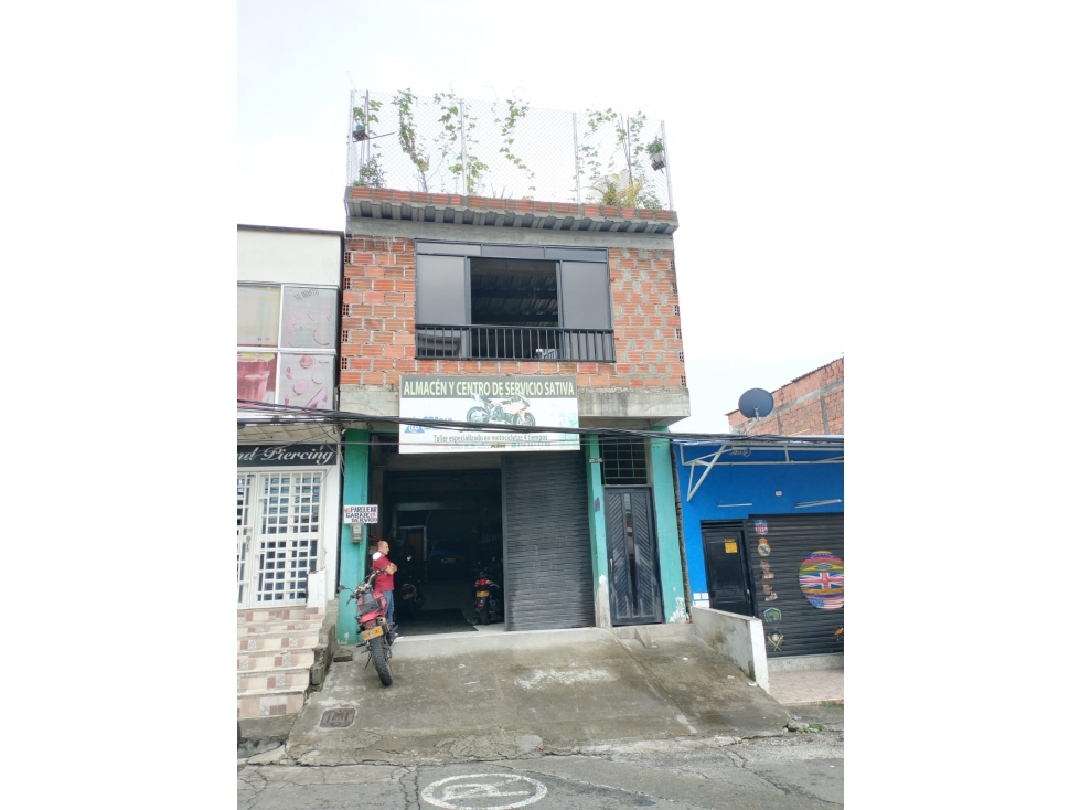 Venta de casa comercial 2 locales 2 bodegas y un apartamento en Cuba — foto 2