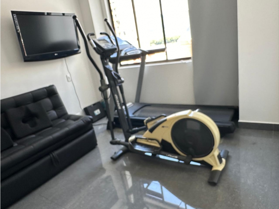 SE VENDE O PERMUTA APARTAMENTO EN EL CENTRO AREA 131 M2 REMODELADO — foto 5