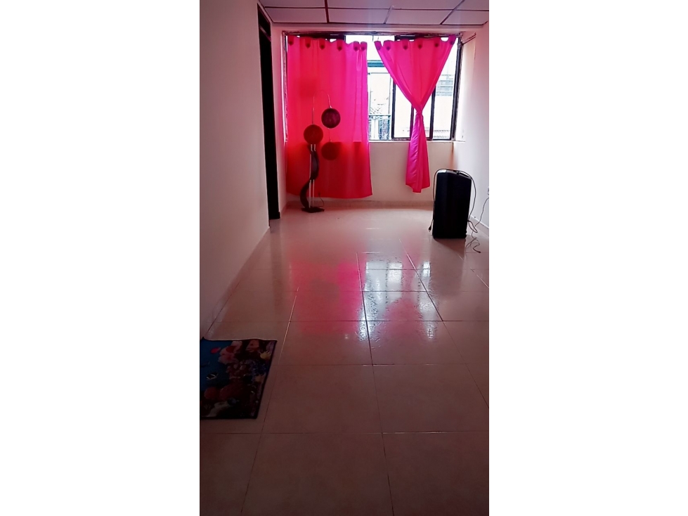 SE VENDE CASA EN EL PARQUE INDUSTRIAL