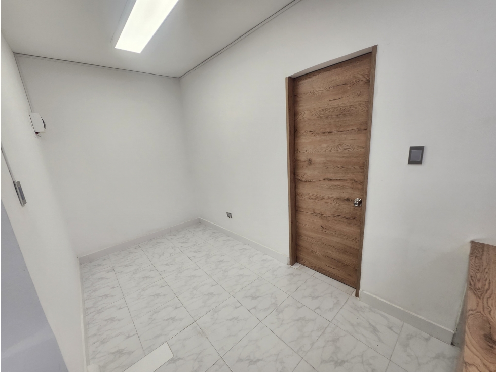 SE VENDE LOCAL CON EXCELENTE UBICACIÓN EN EL CENTRO — foto 4
