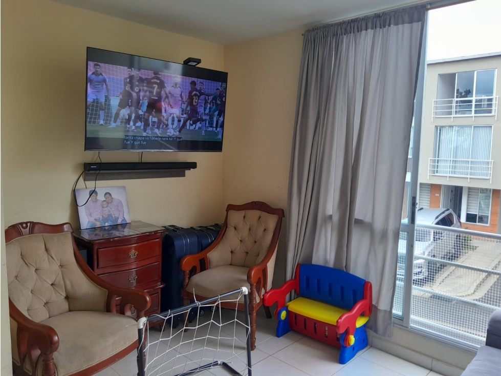 SE VENDE APARTAMENTO MUY ILUMINADO EN SECTOR TRANQUILO VIA CONDINA — foto 6