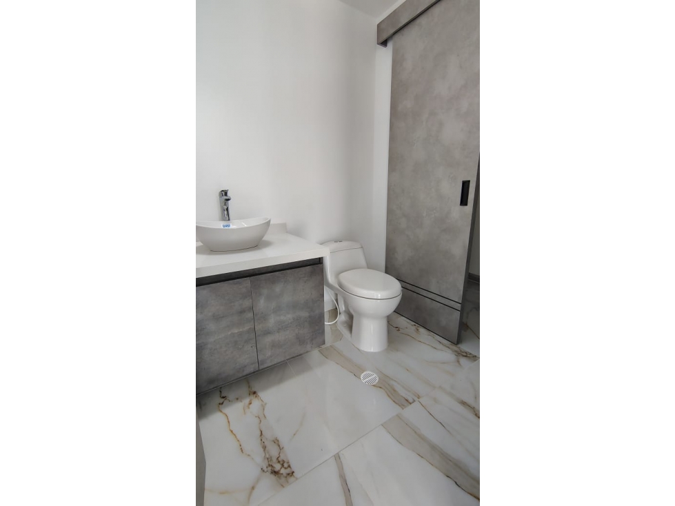 SE VENDE HERMOSA CASA DE 4 PISOS EN LA PRADERA — foto 6