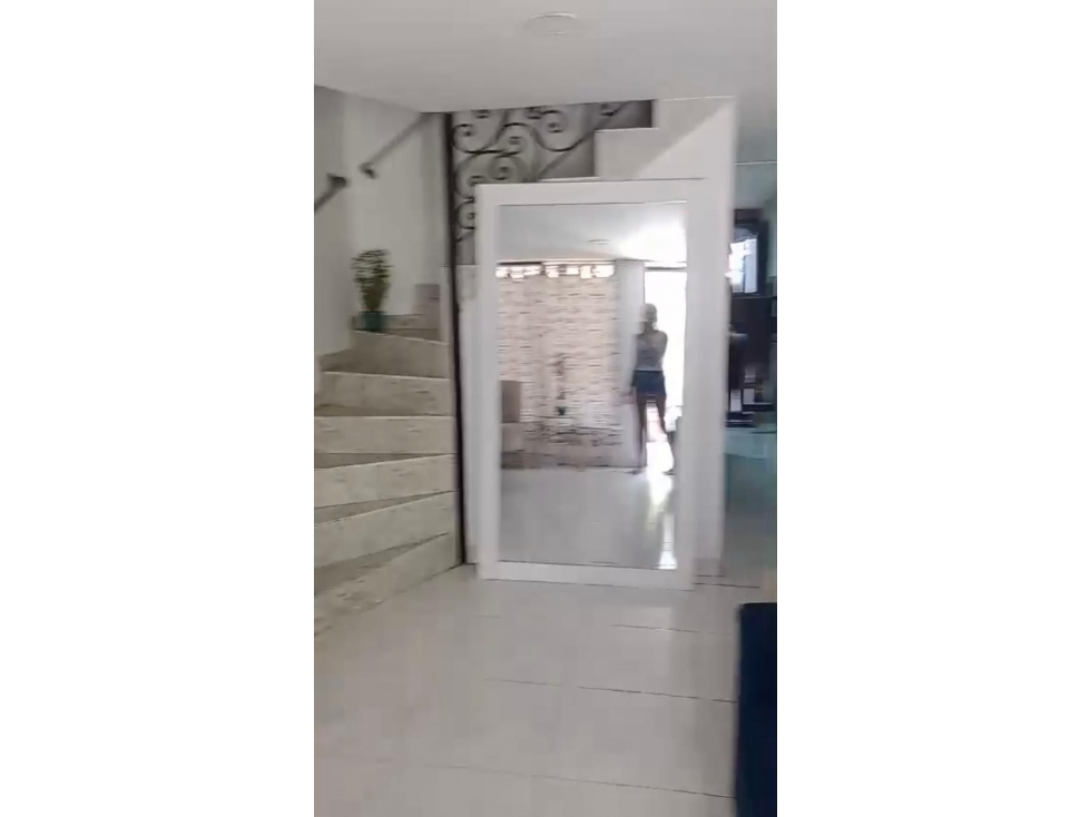 SE VENDE CASA DE TRES PISOS EN CONJUNTO CERRADO EN CARTAGO — foto 5
