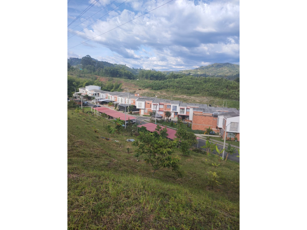 Se vende Lote por la Romelia Dosquebradas