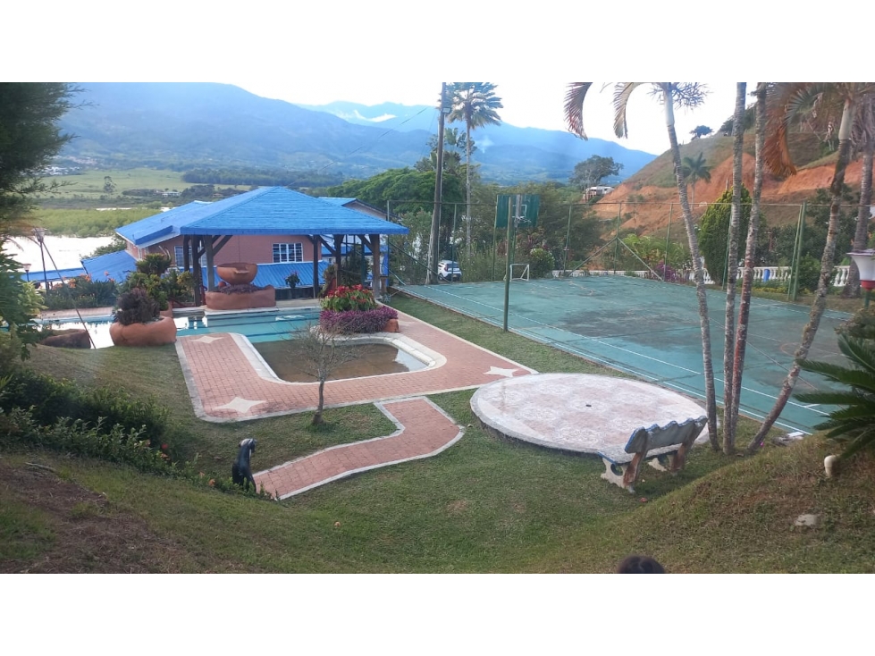 SE VENDE HERMOSA CASA CAMPESTE CON MUELLE PRIVADO - 2