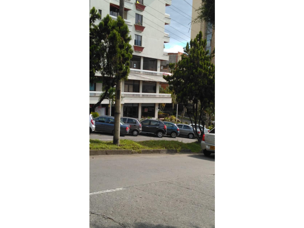 Se vende Local en Pinares — foto 6