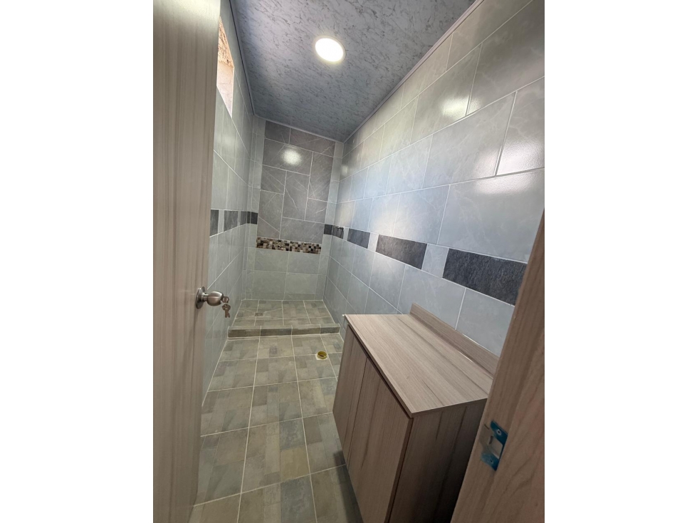 Se vende amplio apartamento con terraza en Santa Rosa — foto 5