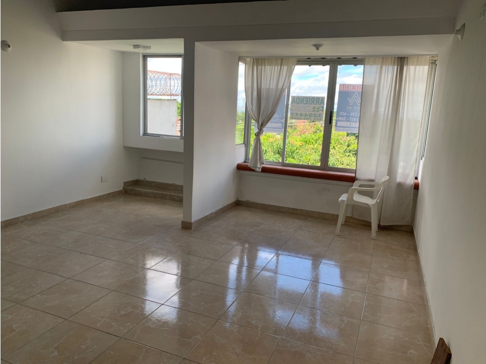SE ARRIENDA CASA COMPLETA EN MARAYA - 6