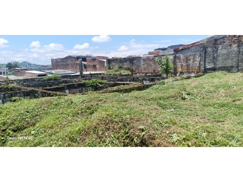 SE VENDE LOTE EN EL CENTRO DE PEREIRA GRANDE — foto 6