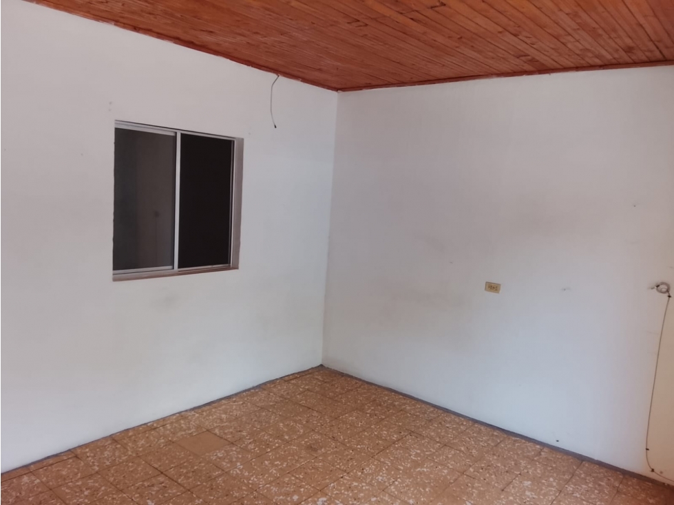 Se vende casa de 2 pisos independientes en La Virginia - 6