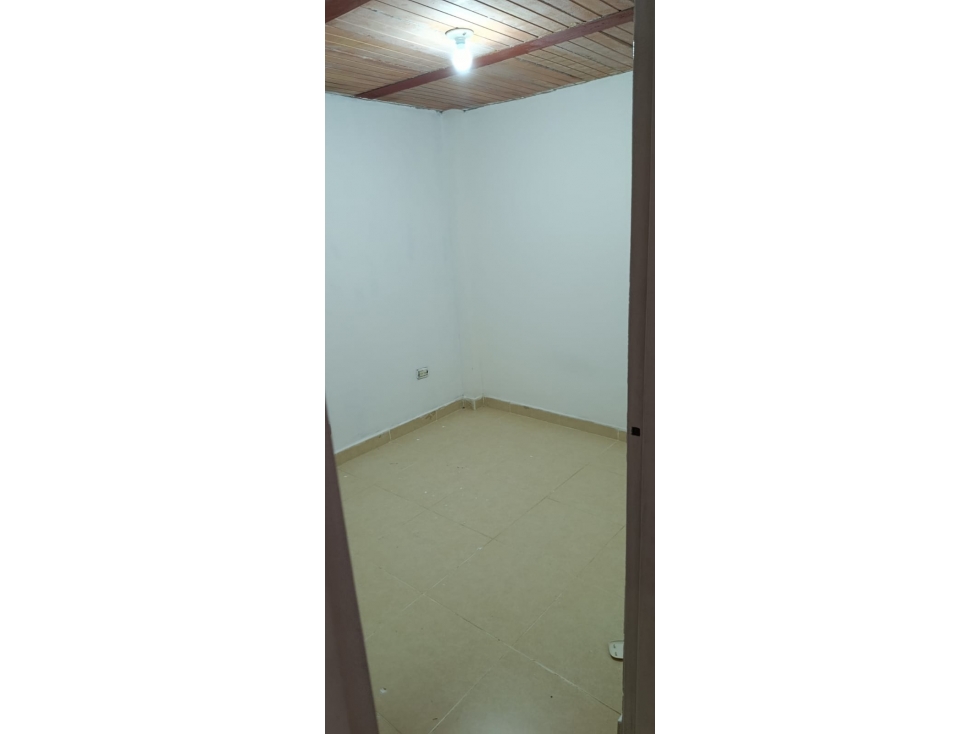 Se vende amplia casa de 3 pisos en La Hacienda Cuba — foto 2