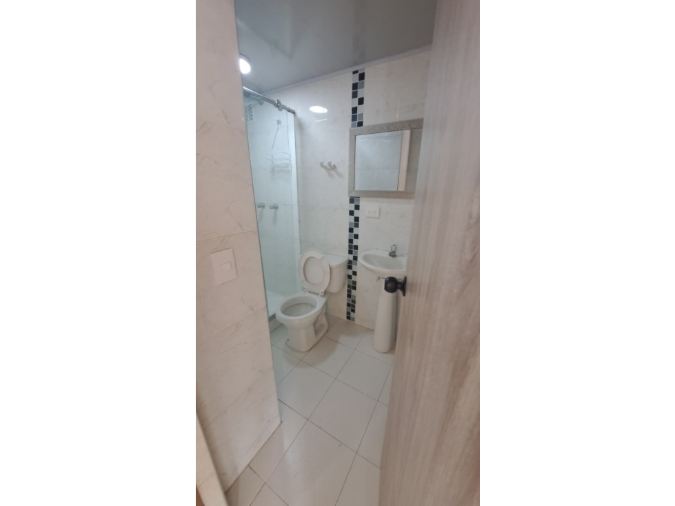 SE VENDE HERMOSOS APARTAMENTO REMODELADO SECTOR CENTRO PEREIRA — foto 2