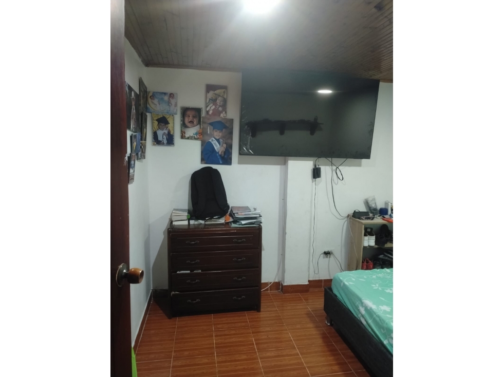 SE VENDE CASA CON TERRAZA CERCA AL HOSPITAL EN EL SUR DE ARMENIA — foto 5