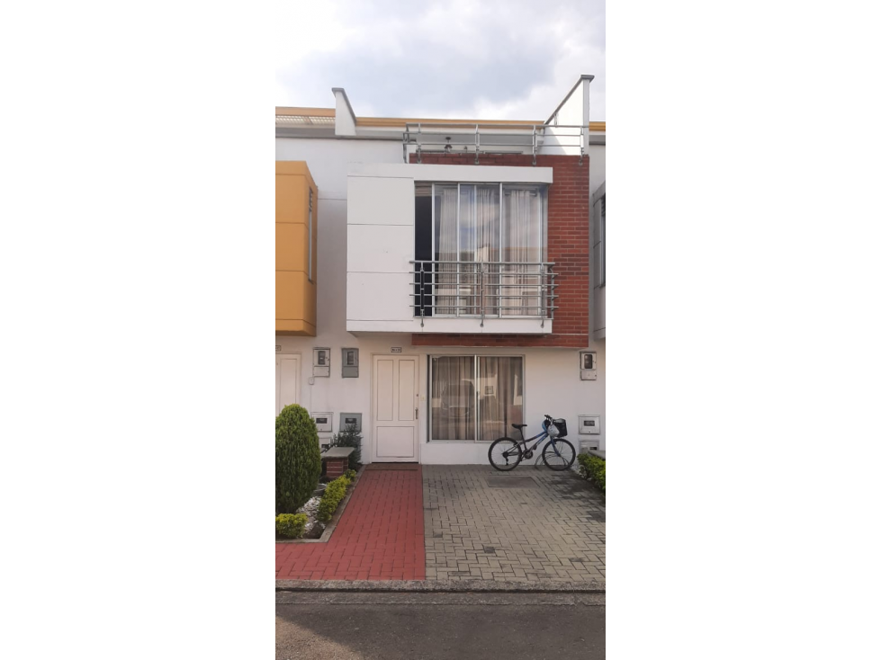 SE VENDE CASA EN CONJUNTO CERRADO