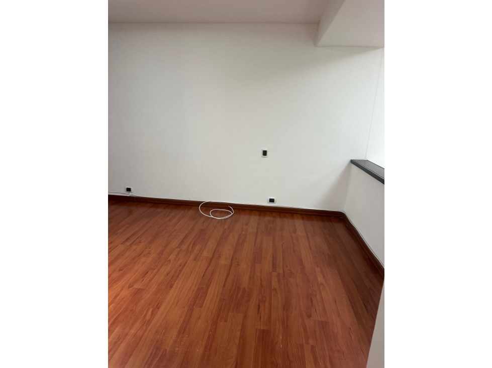 SE VENDE CASA EN LOS ALAMOS EN CONJUNTO CERRADO AREA 278 M2 - 6