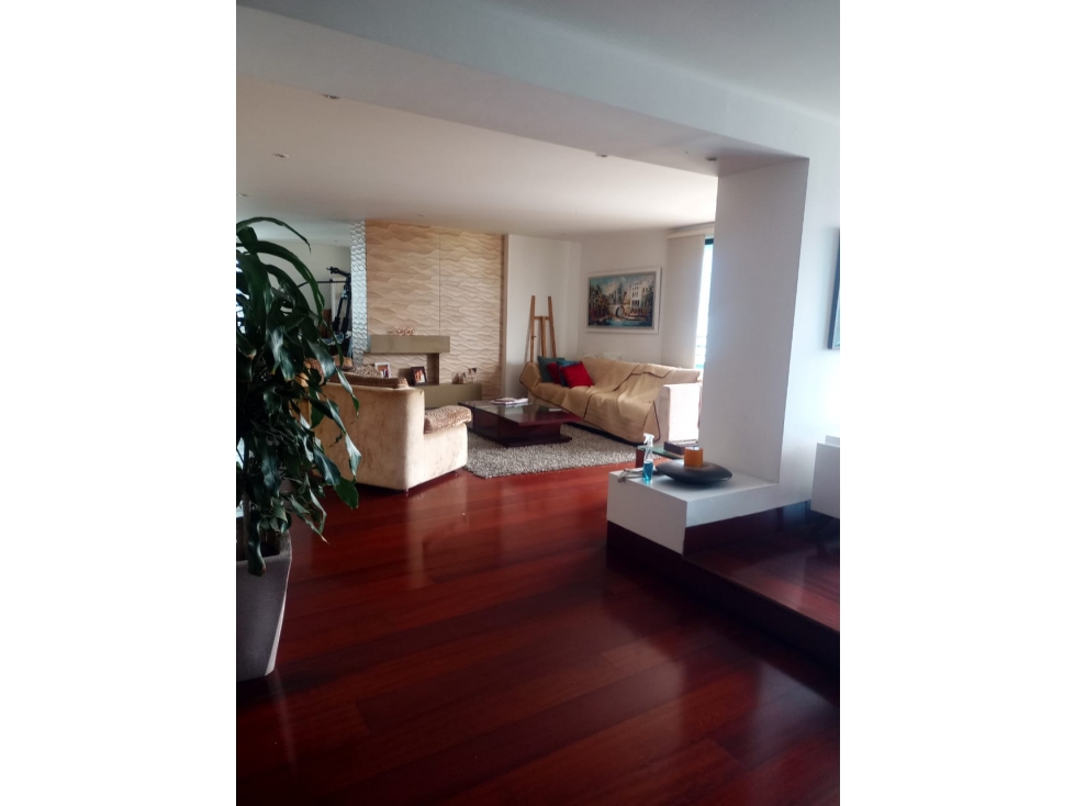SE VENDE APARTAMENTO EN PINARES AREA 350M2 ESPECTACULAR