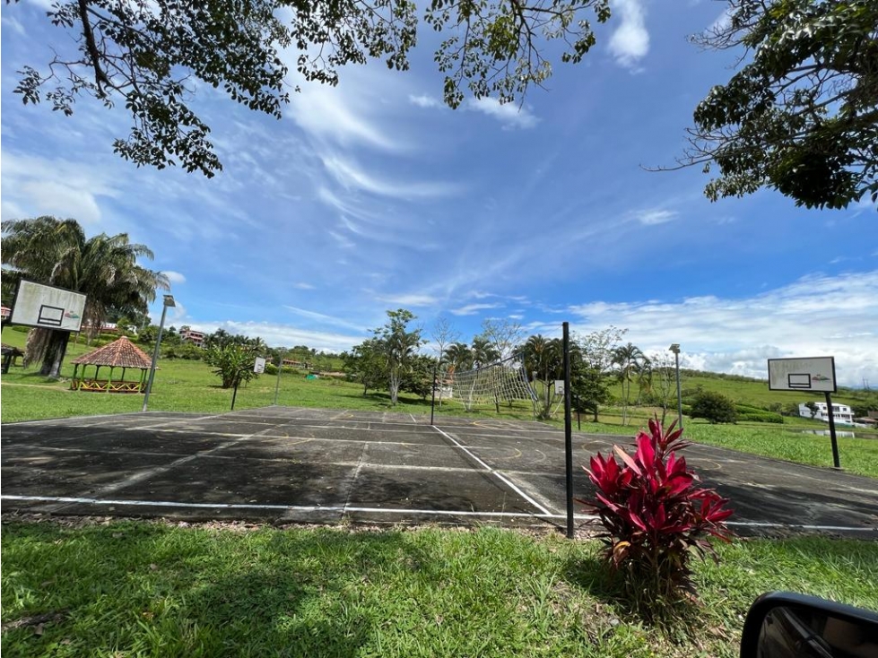 SE VENDE EXCELENTE LOTE EN VITERBO EN CONDOMINIO - 5