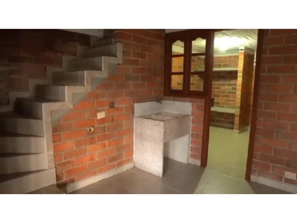 SE VENDE HERMOSA CASA EN CONDOMINIO VITERBO — foto 3