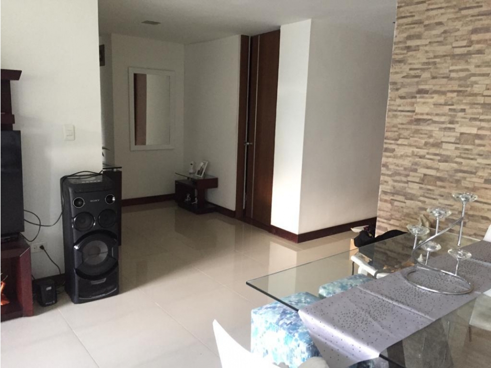 SE VENDE APARTAMENTO EN LOS ALAMOS EXCELENTE UBICACACION — foto 2