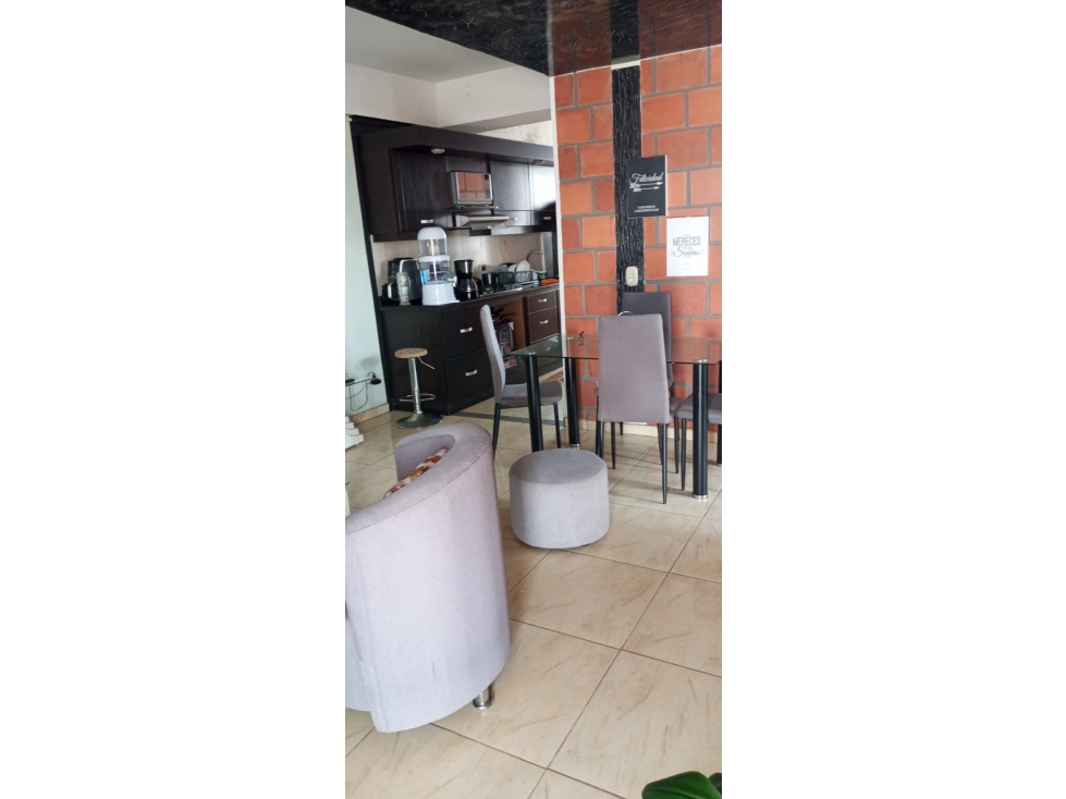 SE VENDE HERMOSO APARTAMENTO EN EL CENTRO SIN ASCENSOR