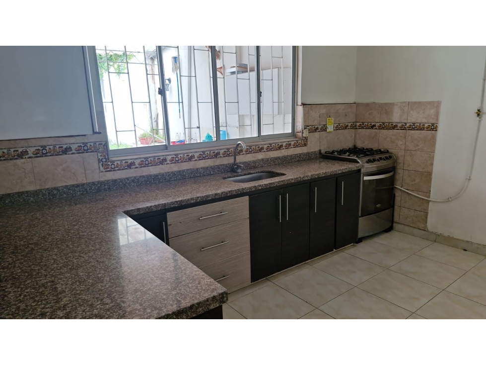 SE VENDE CASA CERCA A LA IGLESIA DE SAN JOSE LA CIRCUNVALAR — foto 3