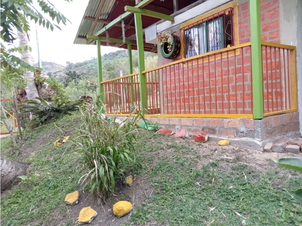 Venta de hermosa finca a 15 minutos de Guatica Y Belen - 3